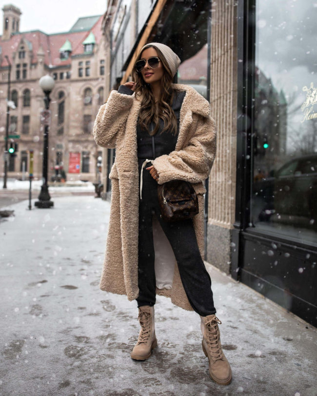 Cozy Winter Outfit Ideas With Sweaters & Boots
